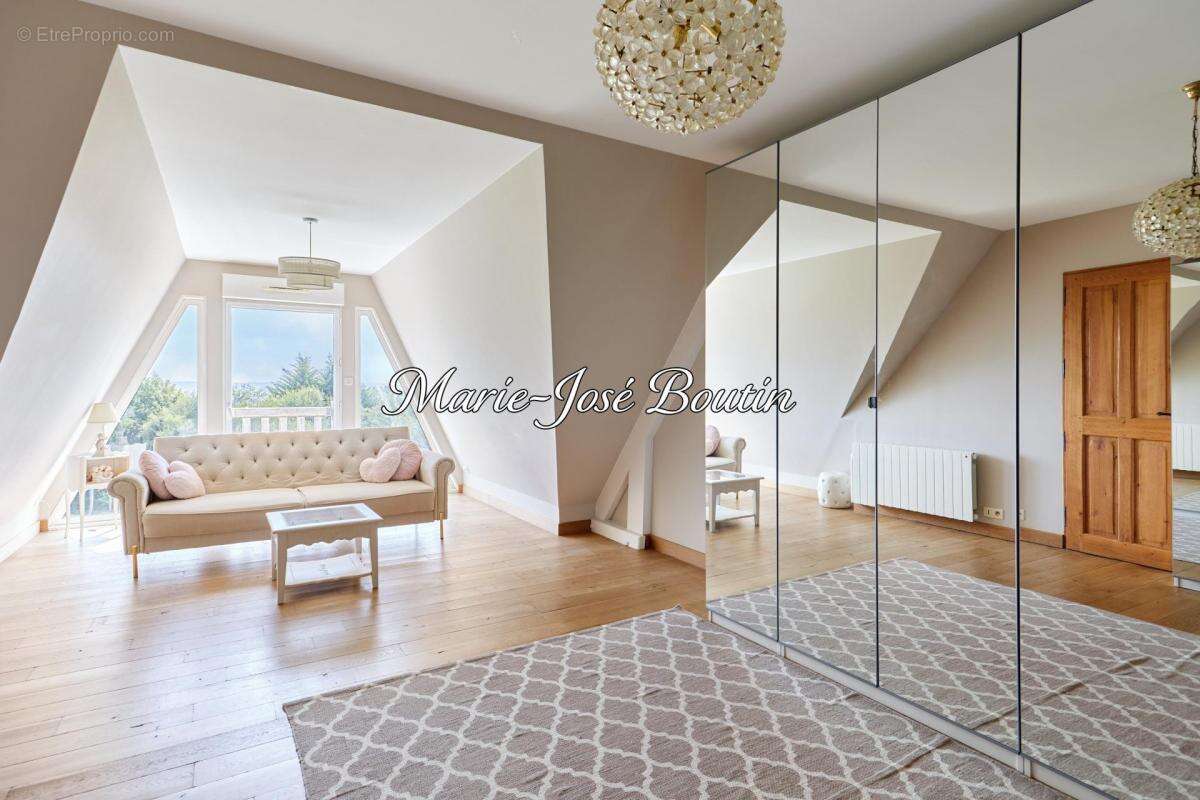 Maison à PONT-L&#039;EVEQUE