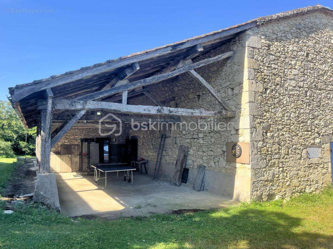 Propriété avec gîtes, piscine, dépendances et pigeonnier historique dans le Gers - photo 29