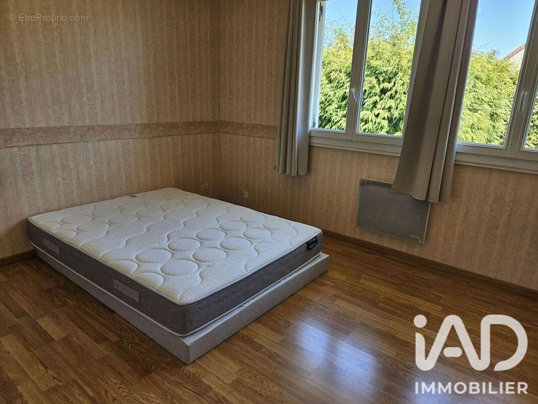 Maison 101 m² à Pezou  - photo 5