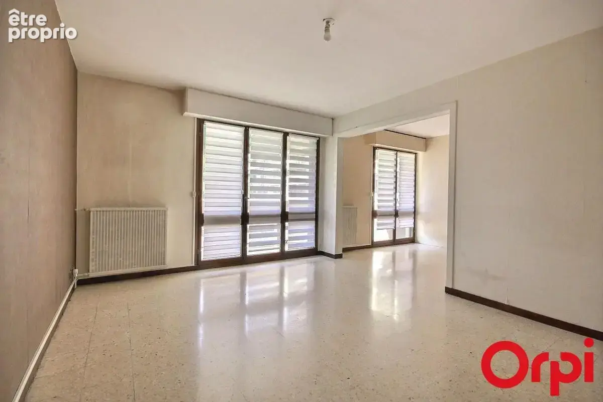 Appartement T5 à vendre - Terrasse - Parking - La fourragère -13012 Marseille - photo 3