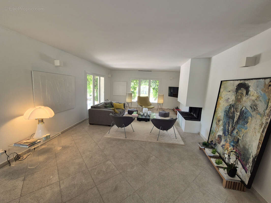 Maison à SAINT-PIERRE-DE-VASSOLS