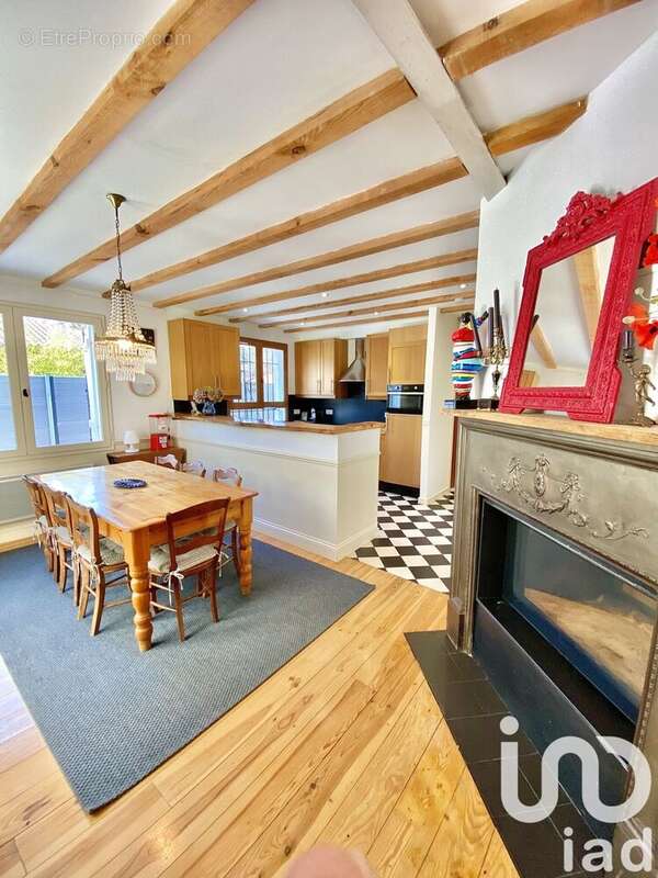 Photo 6 - Maison à SAINT-JULIEN-EN-BORN