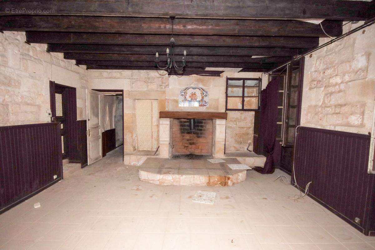 Maison à ROULLET-SAINT-ESTEPHE