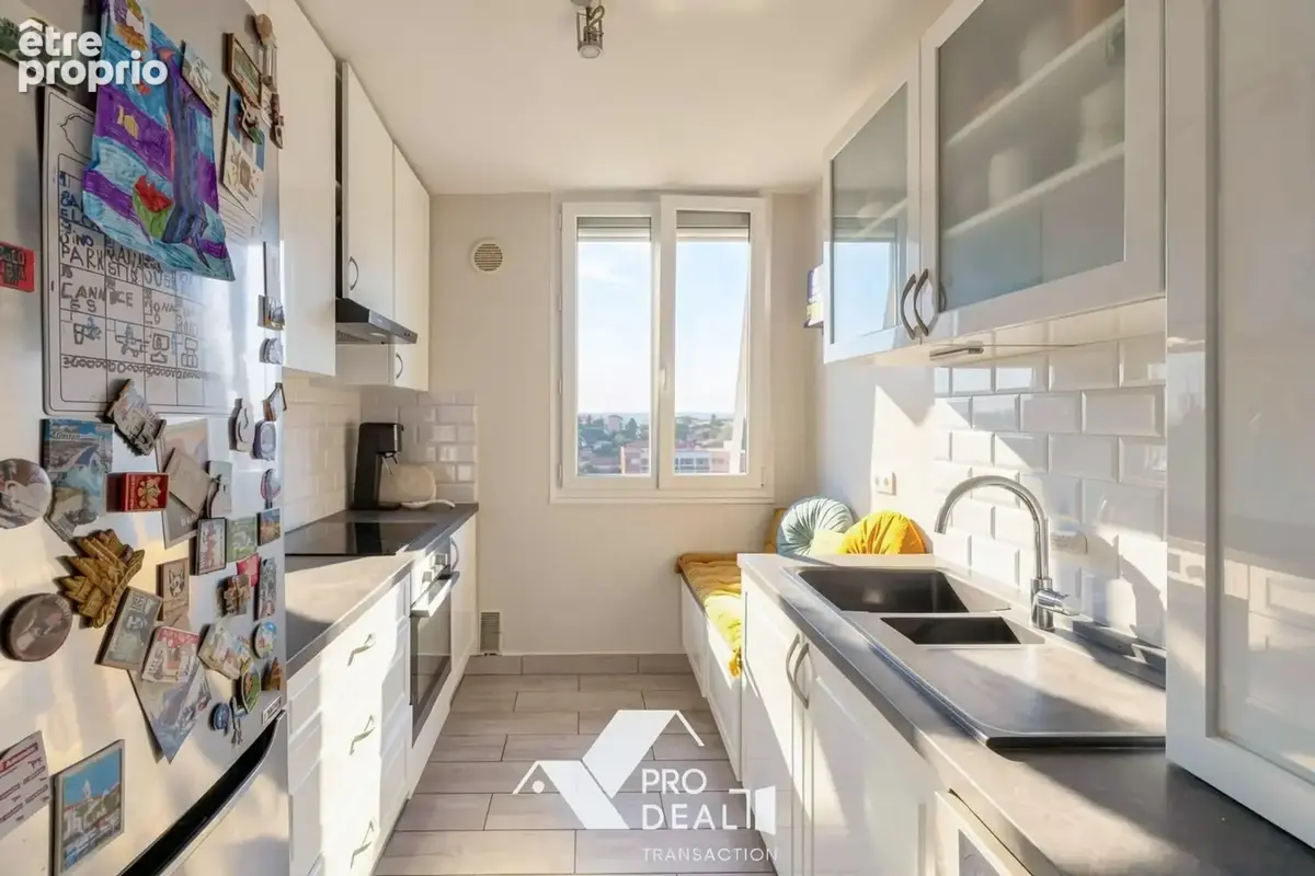 Appartement 78 m² à Bron  - photo 4