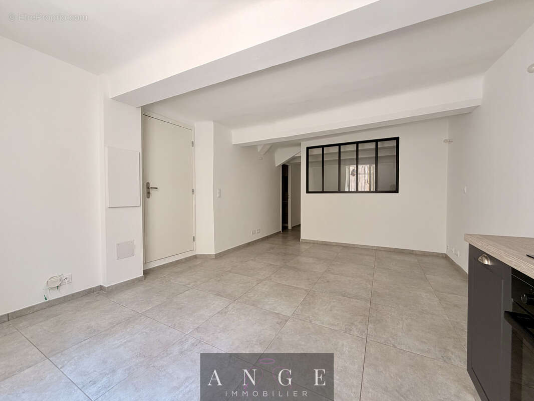 Appartement Type 1 La Farlède centre - photo 4