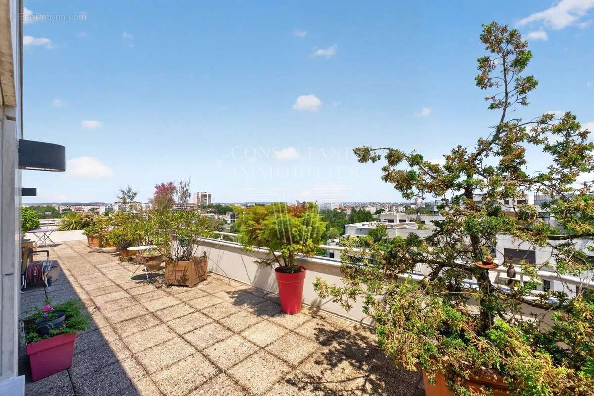 Appartement à LEVALLOIS-PERRET