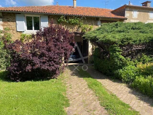 Maison à CHASSENEUIL-SUR-BONNIEURE