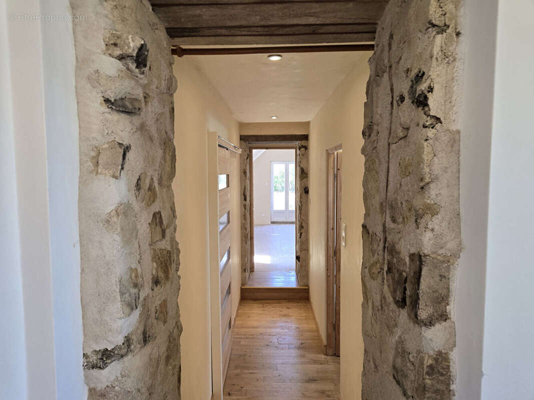 HAUTE VIENNE : Belle maison individuelle de 4 chambres, entièrement rénovée, située au bout d'une impasse paisible, à quelques m - photo 12