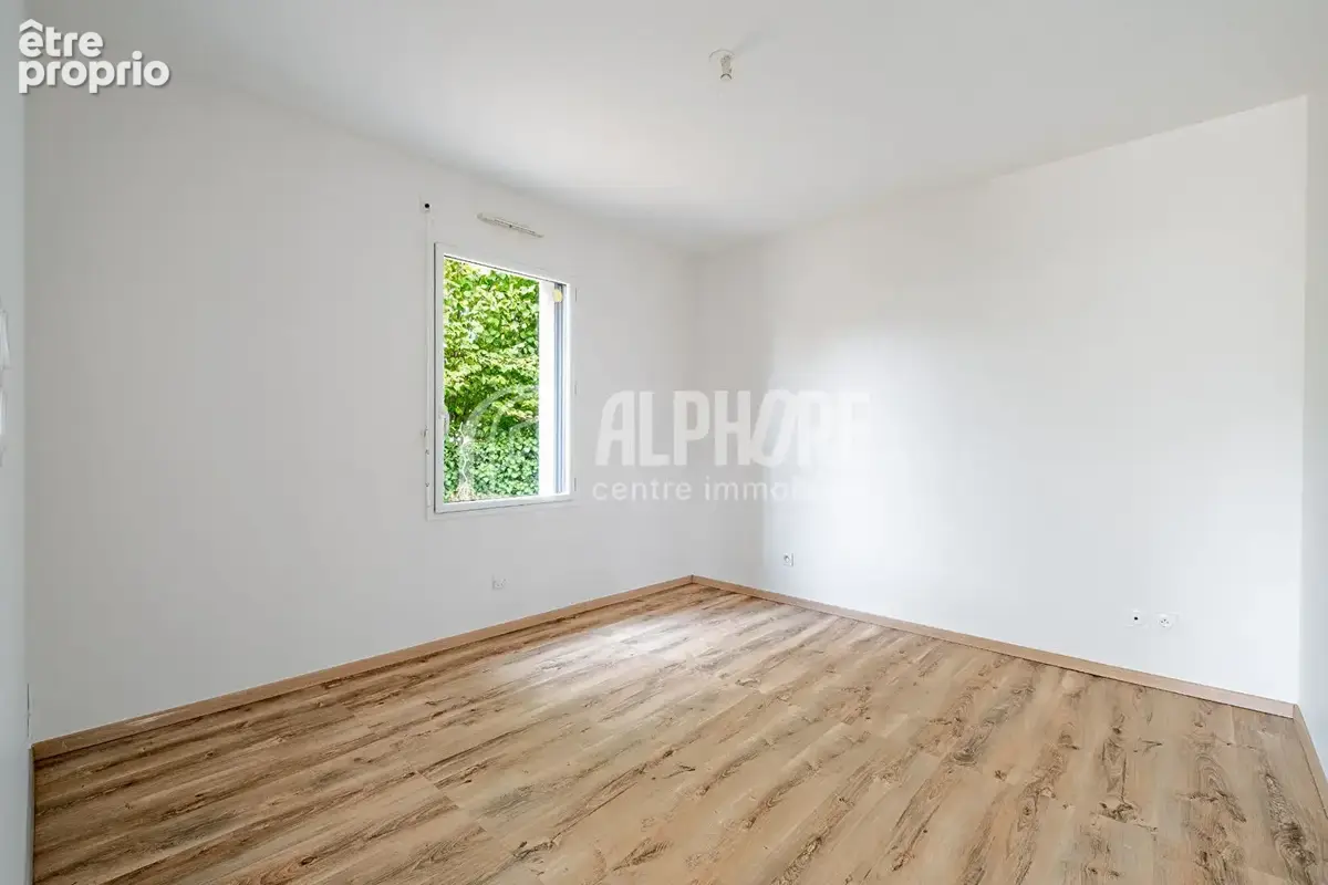 Maison Saint Lyphard , Plain Pied , 3 chambres + garage / Normes RT 2012 - photo 6