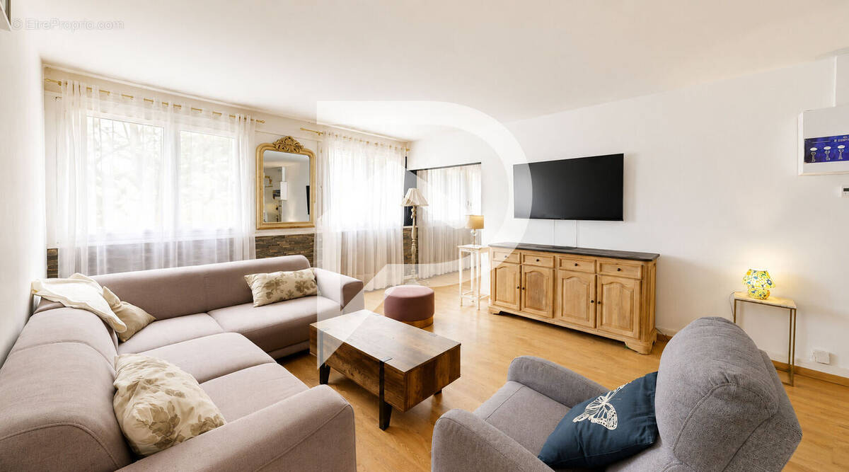 Appartement à VERNEUIL-SUR-SEINE