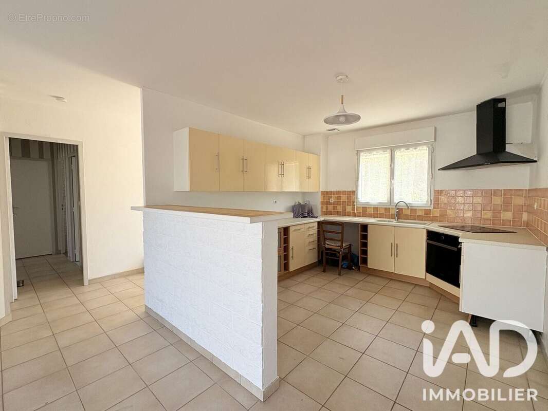 Maison 104 m² à Brain-Sur-Allonnes  - photo 7