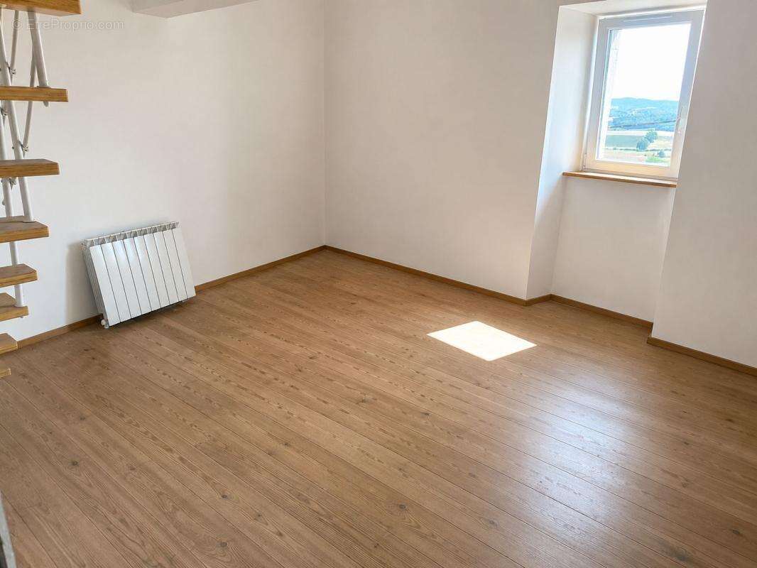 Maison avec terrasse et belle vue - photo 6