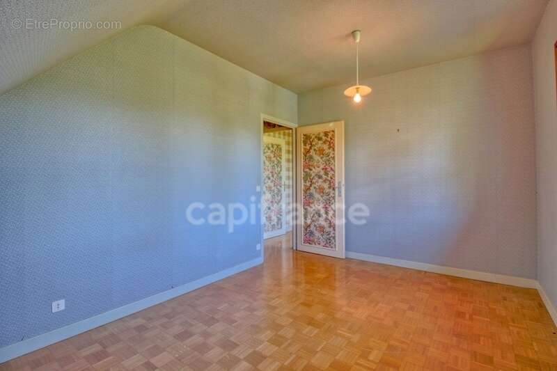 Maison à CHALLES-LES-EAUX