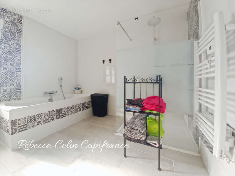 Maison à SAINT-CREPIN-D'AUBEROCHE