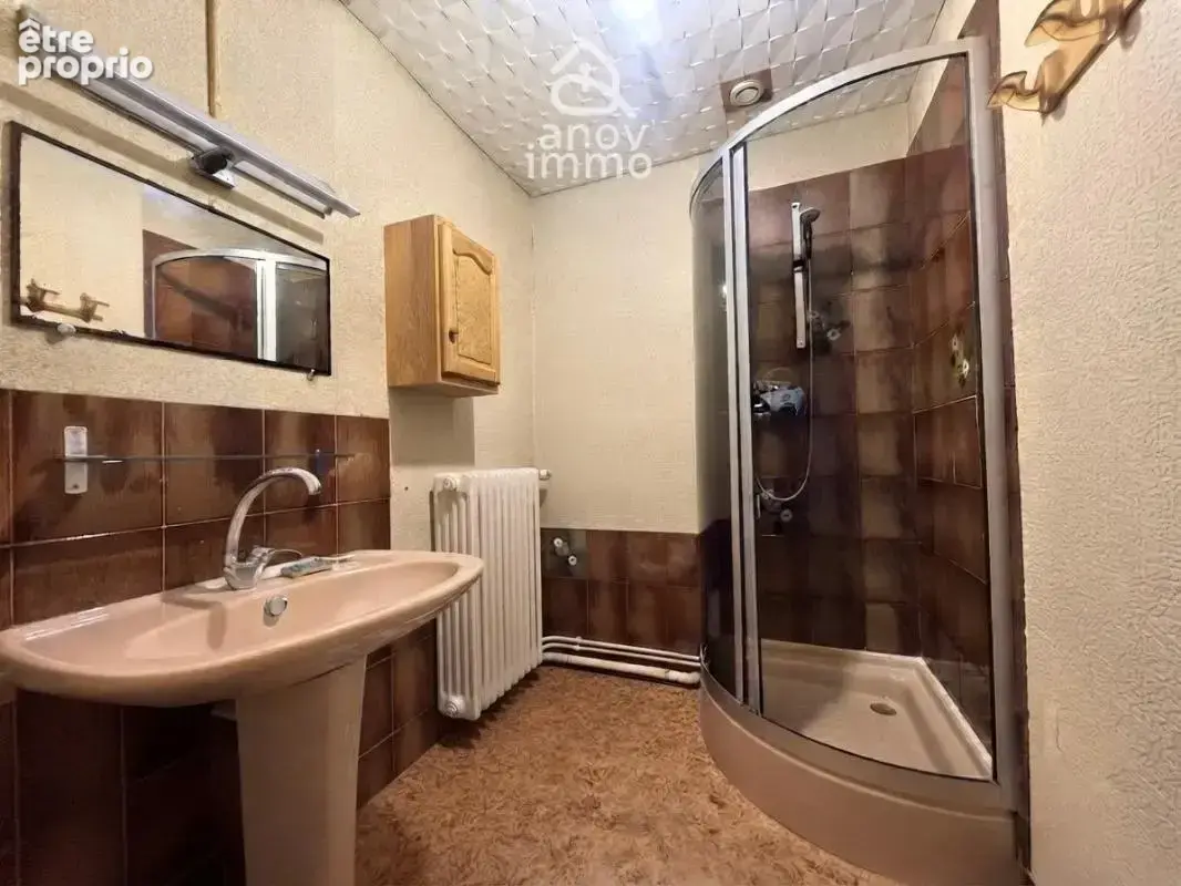 Maison en pierre 159 m2   3 chambres   Cour attenante + terr - photo 12
