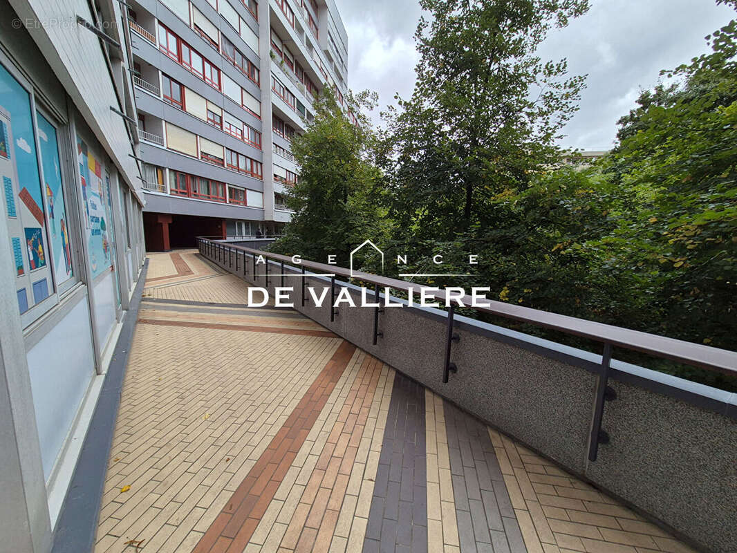 Commerce à NANTERRE