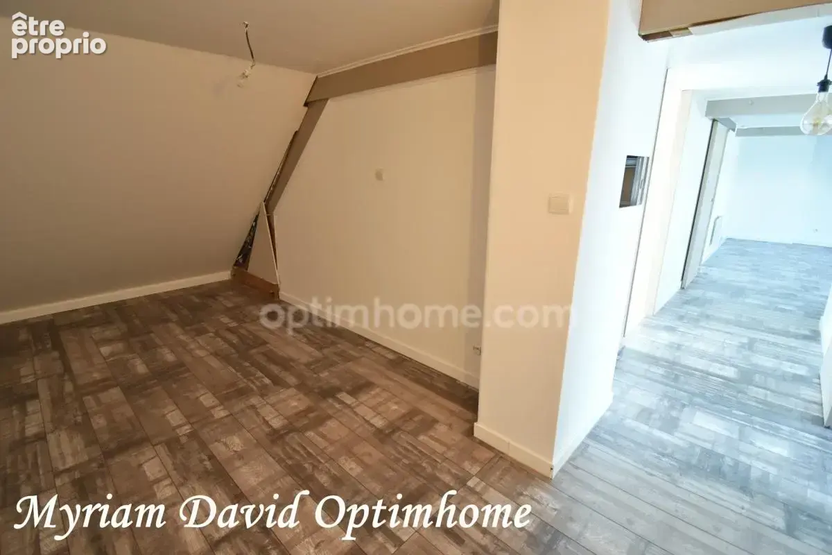 Maison familiale 171 m² – DPE C – 5 chambres – Terrain paysagé de 2 400 m² – Rostrenen - photo 37