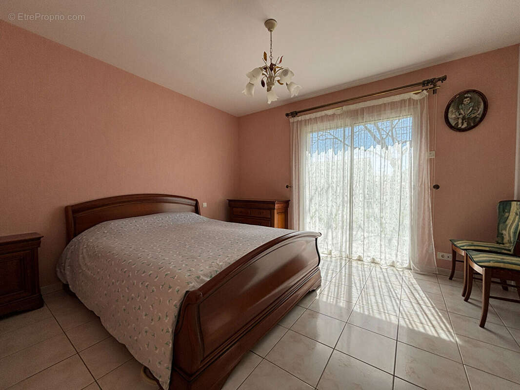 Maison à SAINT-CLEMENT-DES-LEVEES