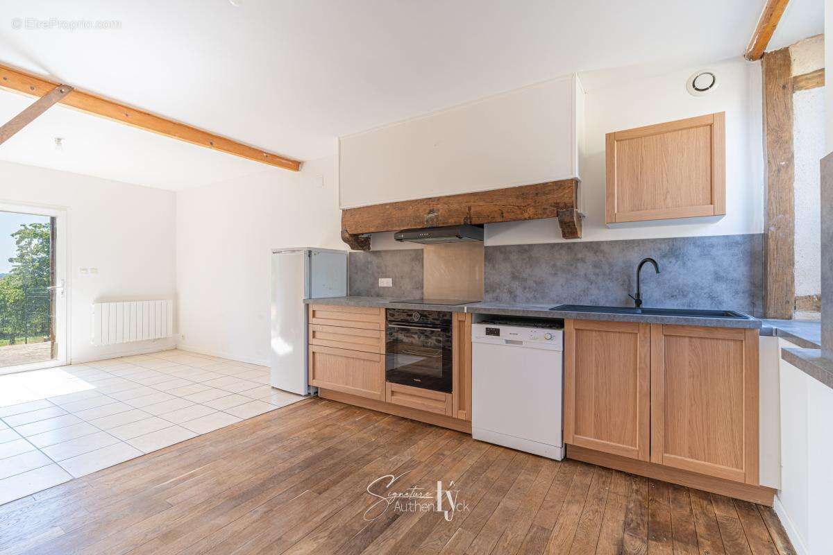 Appartement 112 m² à Saint-Germain-Les-Belles  - photo 7