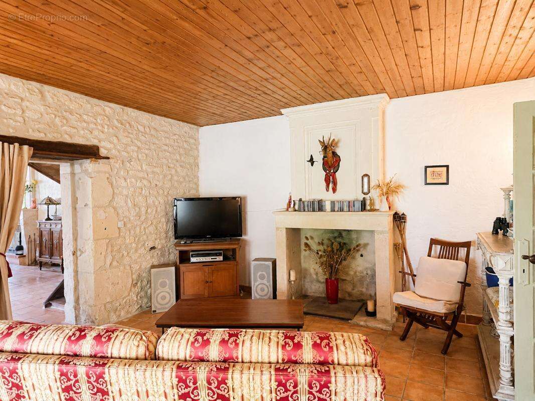 Maison 159 m² à Semussac  - photo 9