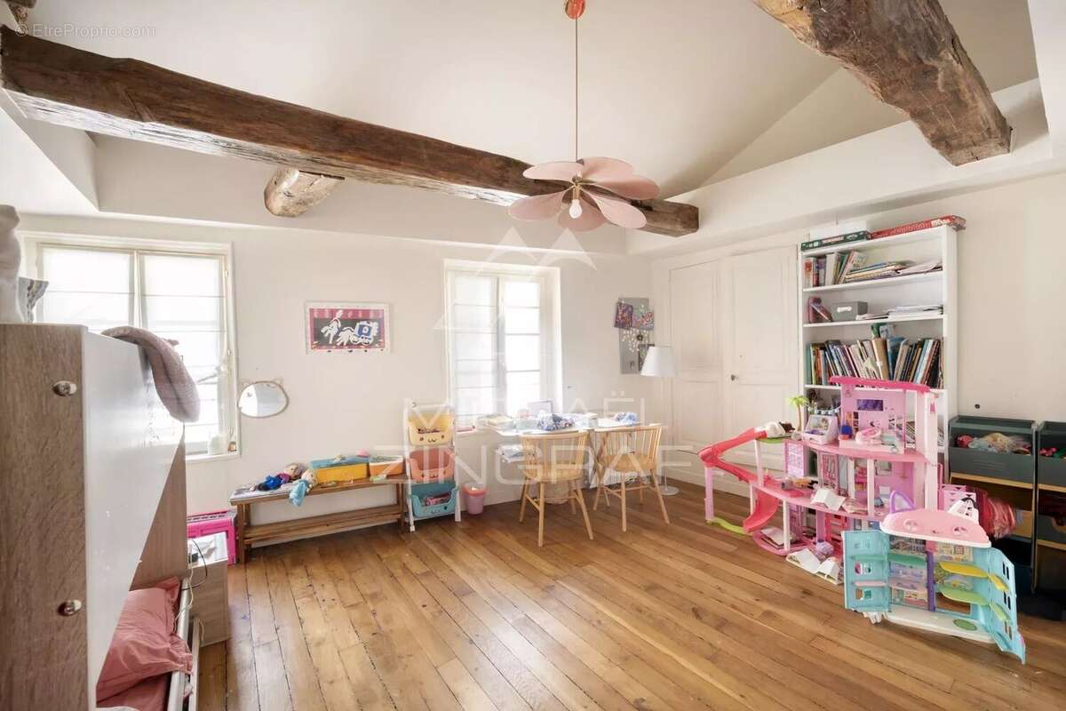 Appartement à PARIS-7E