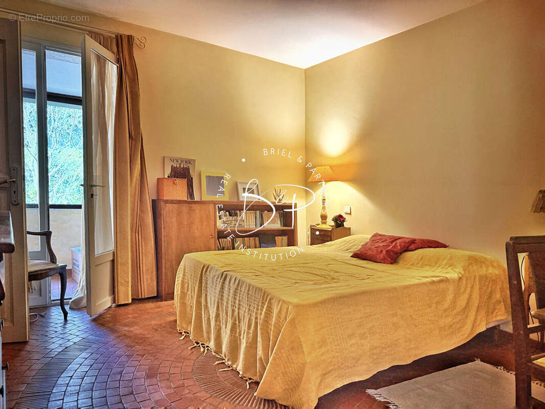 Maison à ENTRECASTEAUX