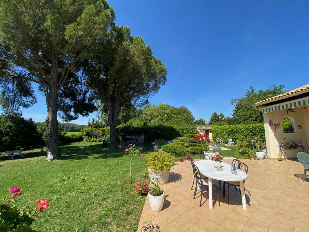 Maison à CADEROUSSE