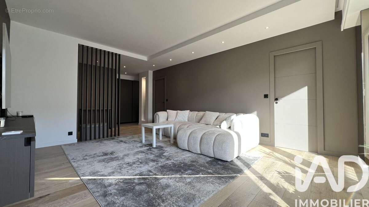 Photo 7 - Appartement à COURBEVOIE