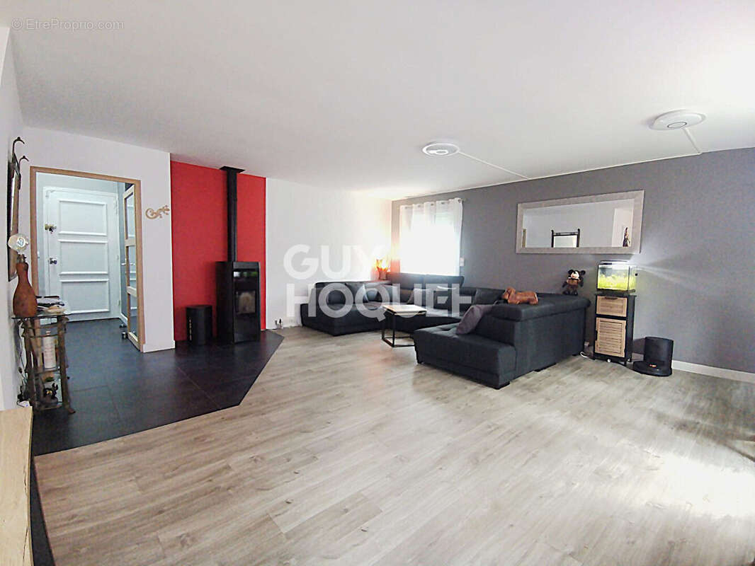 Maison à LA CHAPELLE-D&#039;ARMENTIERES