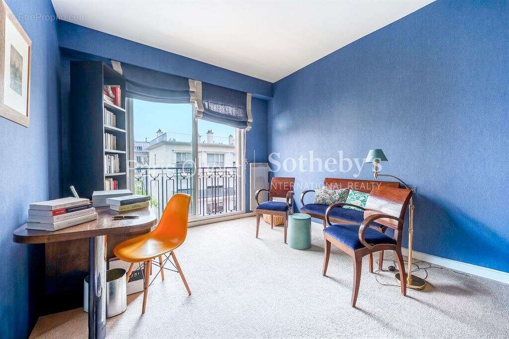 Appartement à NEUILLY-SUR-SEINE