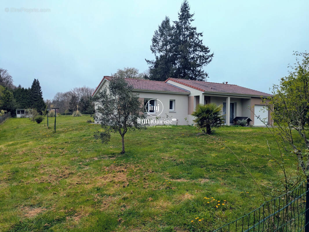 Maison à THOURON