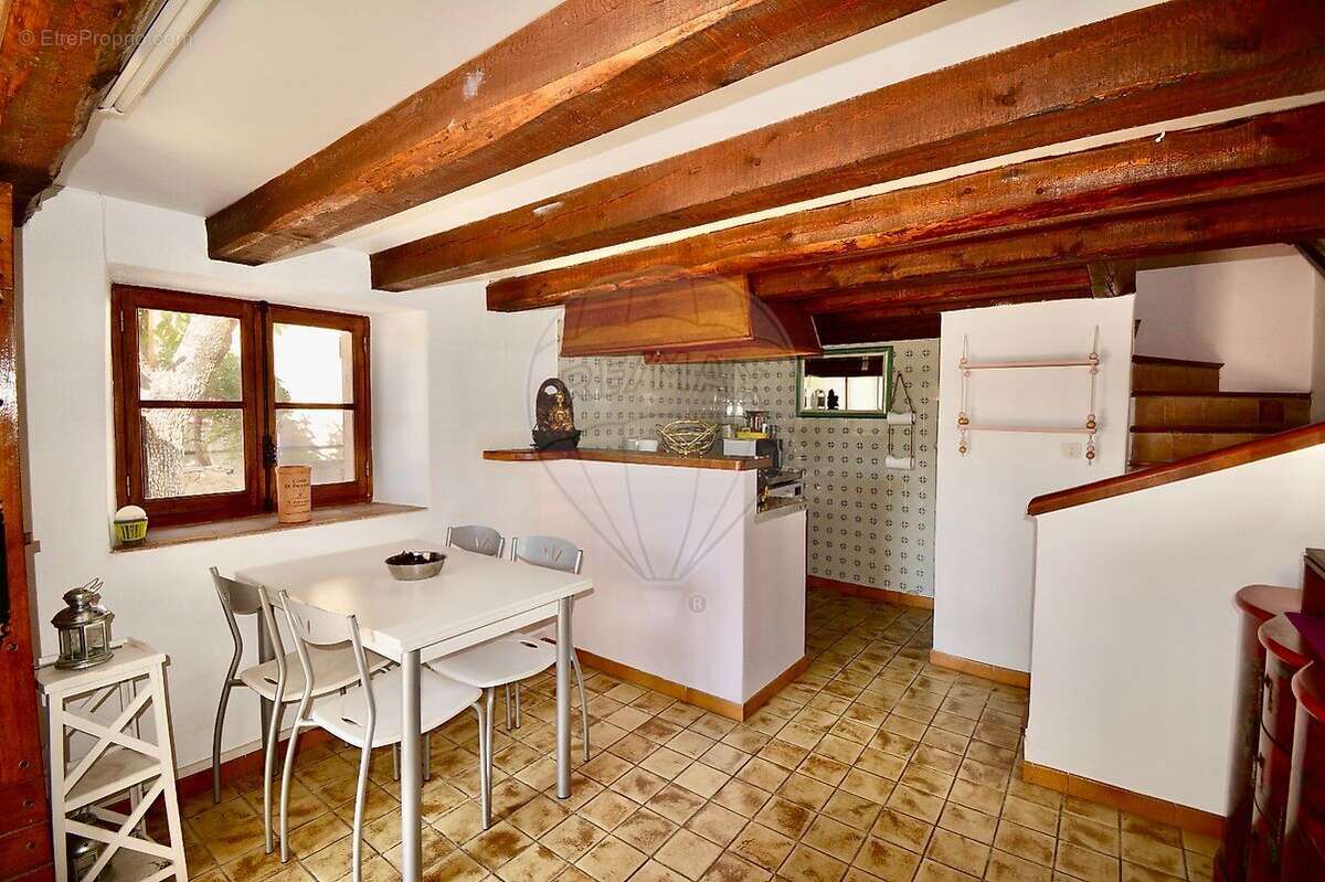 Maison à LE MUY