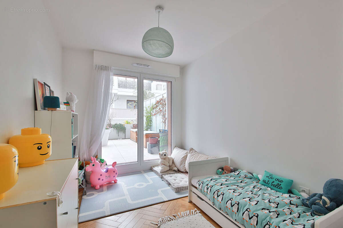 Appartement à ISSY-LES-MOULINEAUX