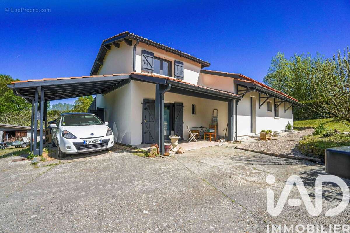 Photo 2 - Maison à FARGUES-SAINT-HILAIRE