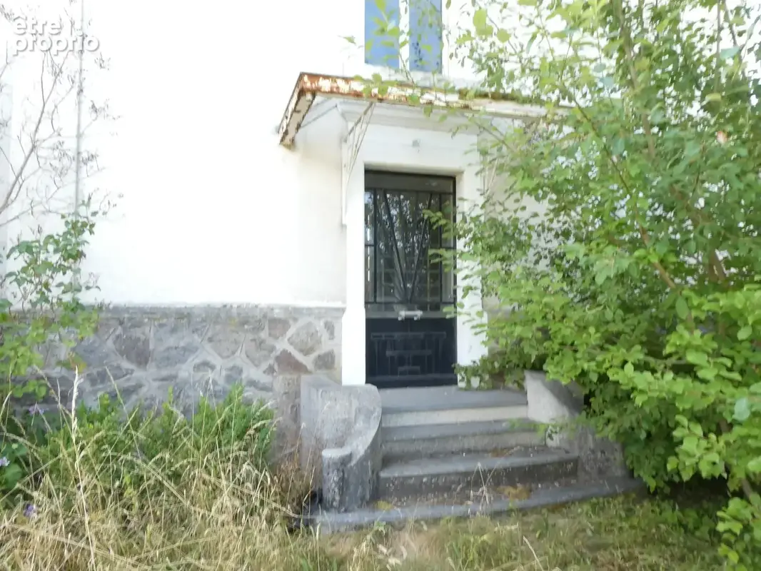 LE THILLOT (88)Maison bourgeoise de caractère à rénover de 280 m²sur trois niveaux, terrain 1000 m²+ garage - photo 11