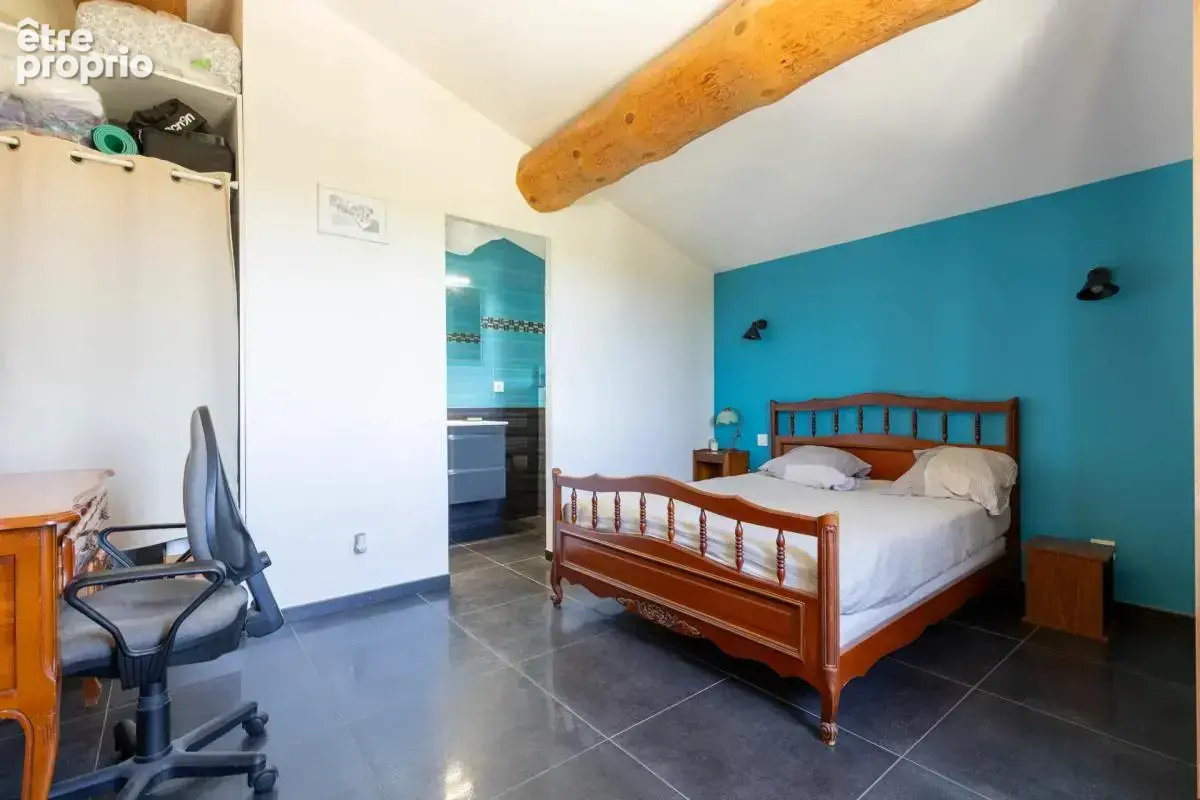Propriete de caractere en pierres 220 m² sur 5 000 m² à lancon provence - photo 11