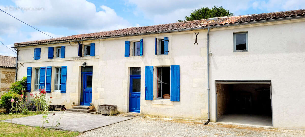 Maison à BURIE