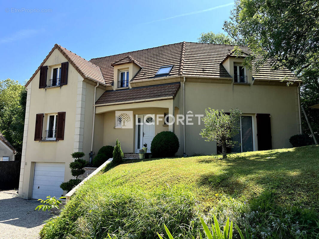 Maison à JUZIERS