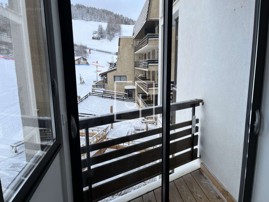 Appartement à ENCHASTRAYES