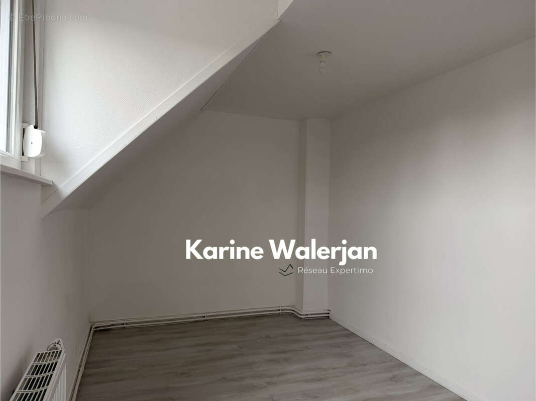 Maison à COURRIERES