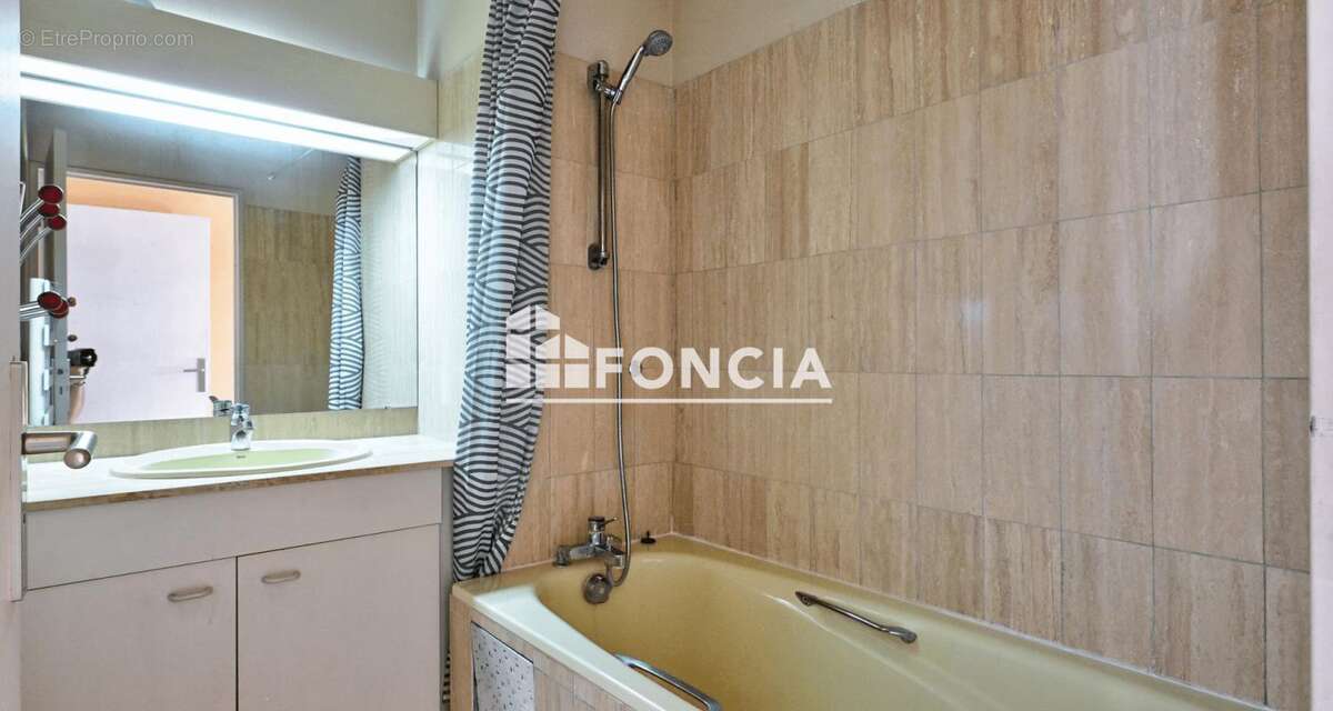 Appartement à PARIS-7E