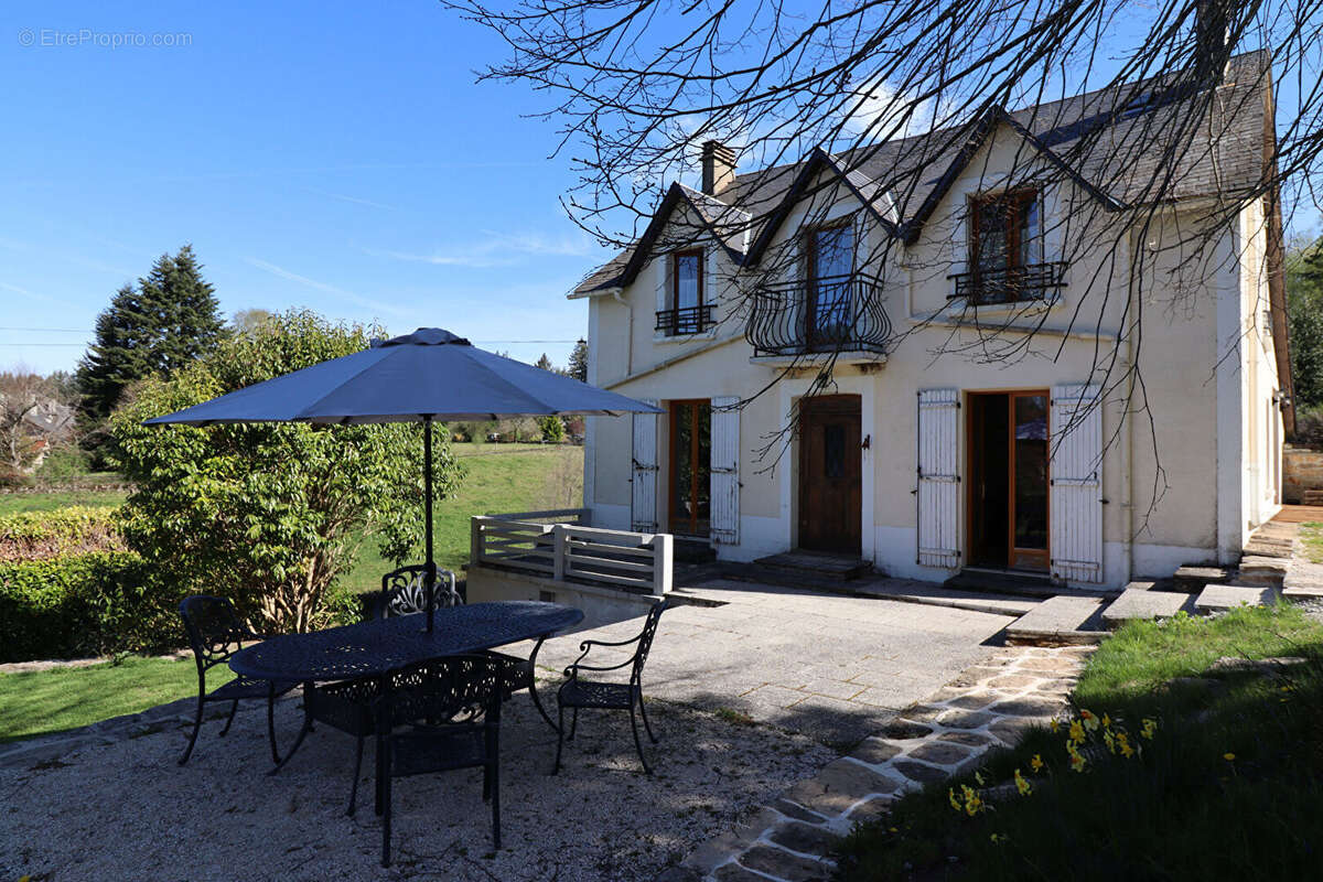 Maison à MADRANGES