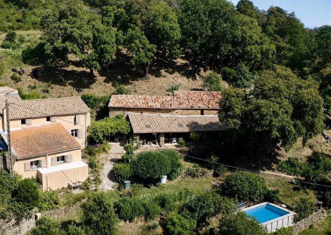 Maison à LA GARDE-FREINET