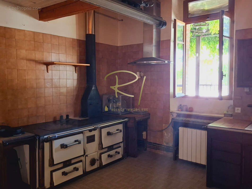 Maison à SAINT-ANDRE-DE-CRUZIERES