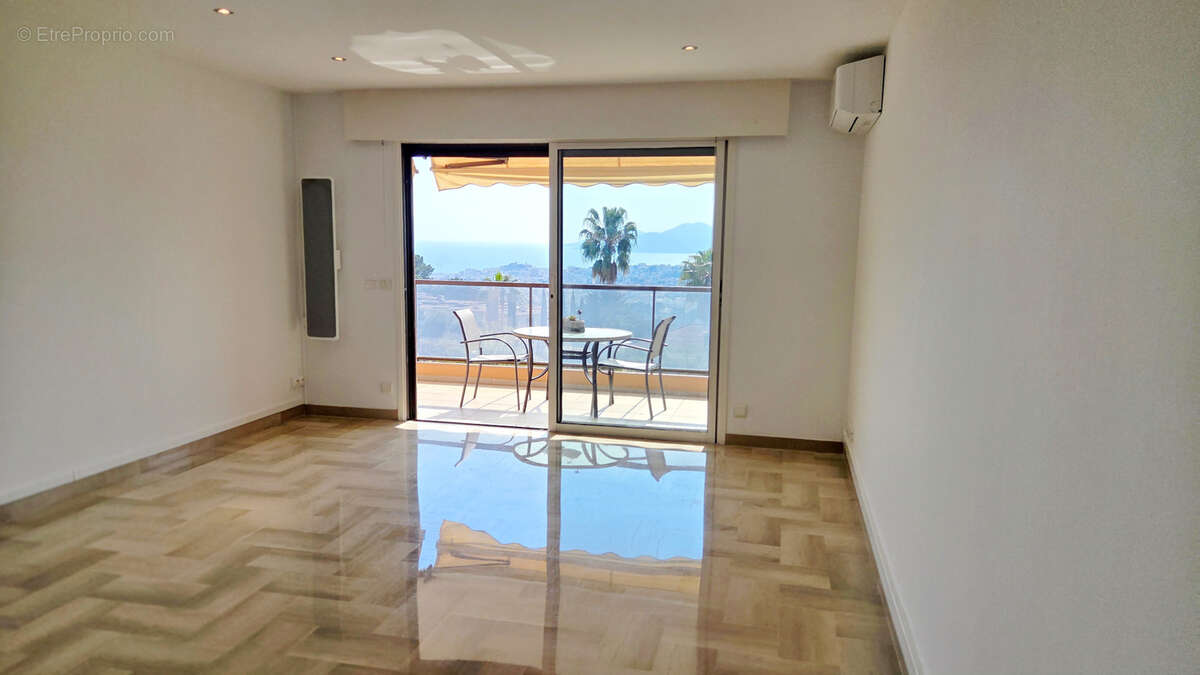 Appartement à LE CANNET