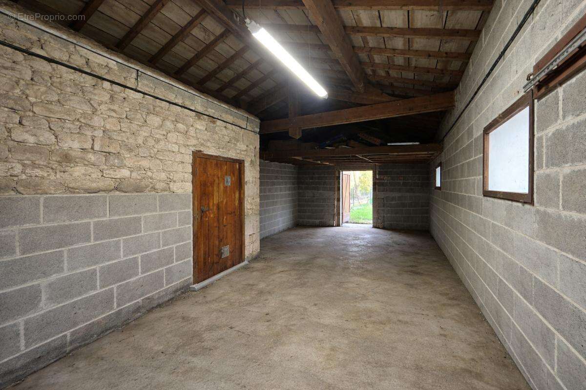 Maison à CHEF-BOUTONNE