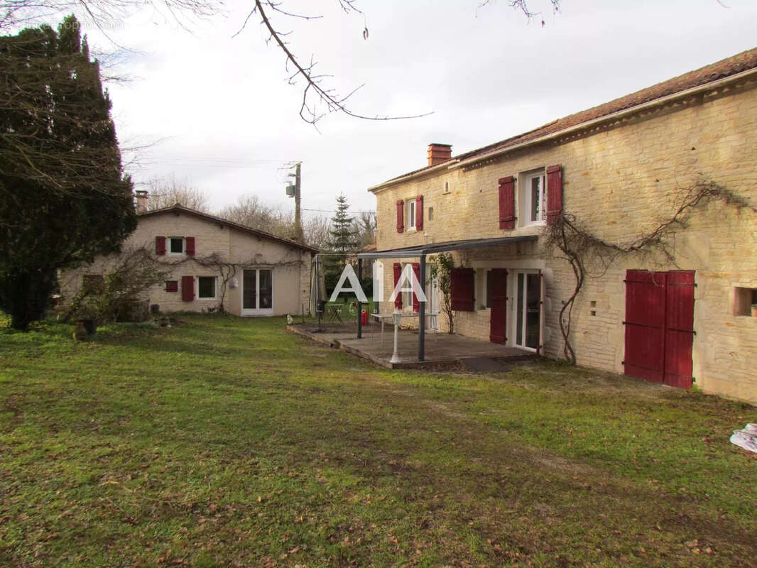 Appartement à SAINT-FRAIGNE