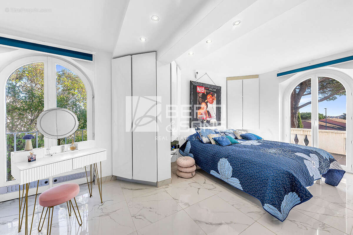 Maison à MANDELIEU-LA-NAPOULE