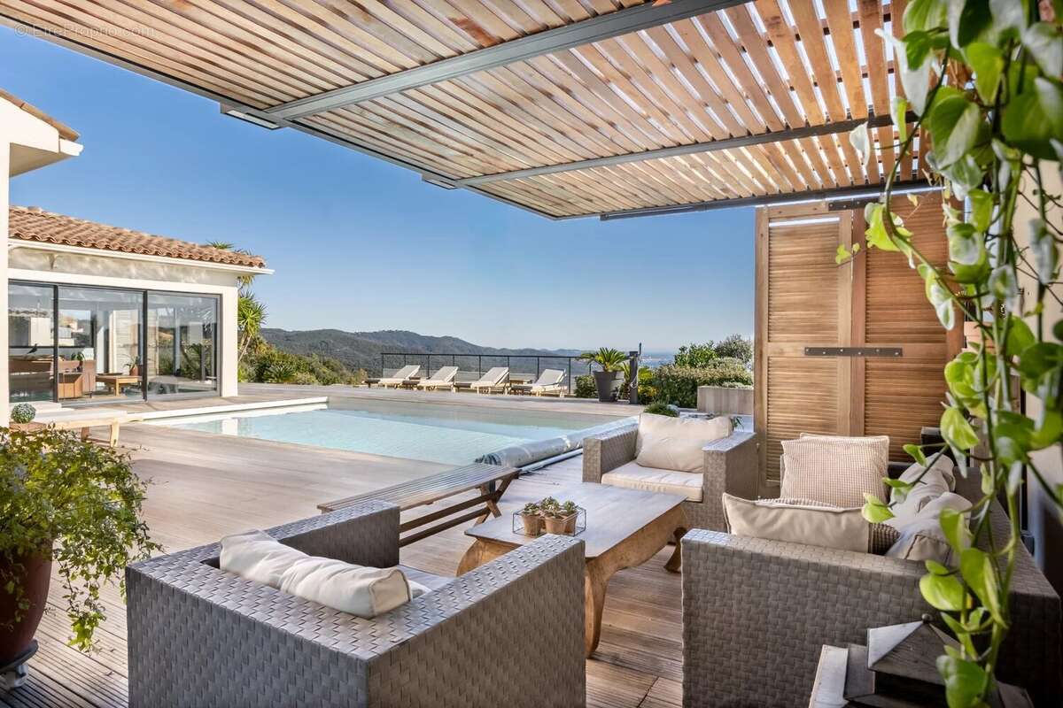 Maison à LES ADRETS-DE-L'ESTEREL