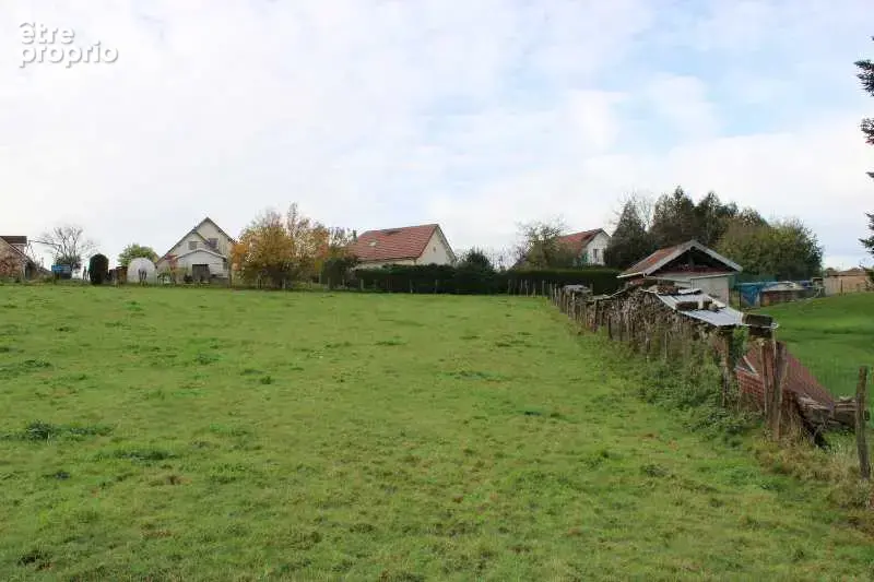 Photo Terrain à Geneuille au prix de 60 000€